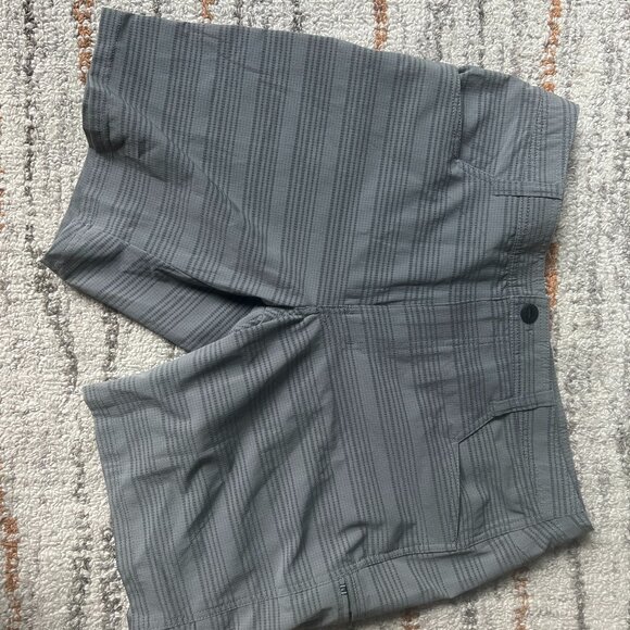 Kuhl Athletic Shorts - Size 34 - Never Worn - Picture 2 of 7